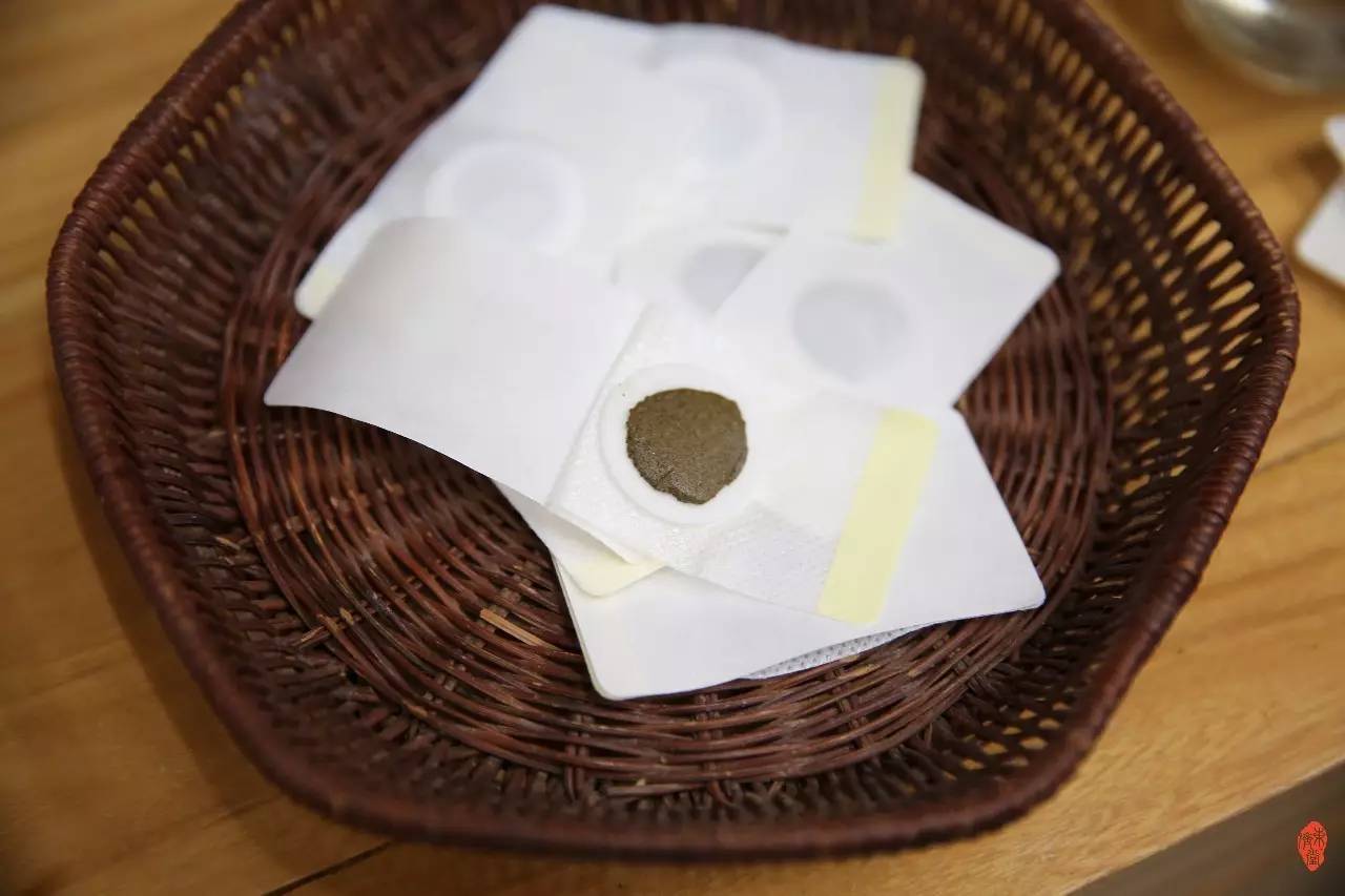 1、三伏貼怎么貼？多久貼一次？